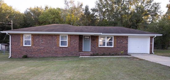 136 Clara St, Cowarts, AL 36321