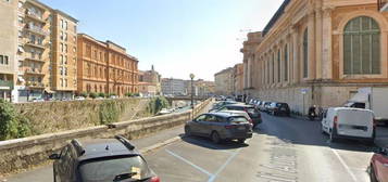 Quadrilocale Scali Aurelio Saffi, Via Grande - Piazza della Repubblica, Livorno