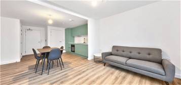 Flat to rent in Viva Court, Kimpton Road, Luton LU2