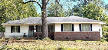 170 Meadow Hill Rd, West Point, MS 39773