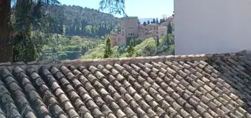 Casa adosada en calle de la Ti&#xF1;a