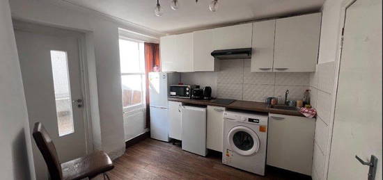 Room to rent in Springfield Lane, London NW6