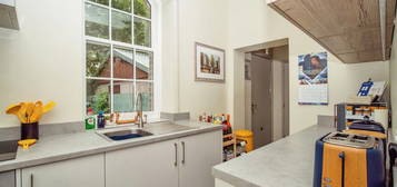 2 bed terraced house for sale