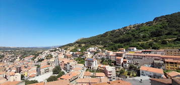 Casa indipendente con giardino a Bitti