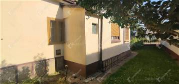 Szepetneki eladó családi ház, 3 szobás, 70 négyzetméteres