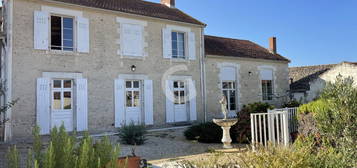 Maison  à vendre, 8 pièces, 5 chambres, 218 m²