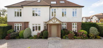 6 bedroom detached house for sale