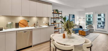 B221-2515 HACKETT CRESCENT, NO CITY VALUE, BC V8M 2B8