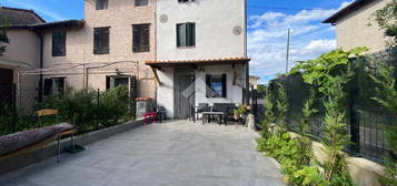 VILLA A SCHIERA A MONTEBELLUNA