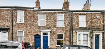 3 bed town house for sale