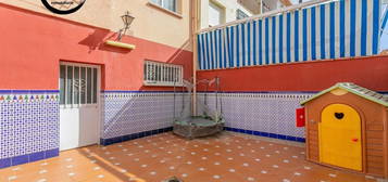 Chalet adosado en venta en calle Cabrera