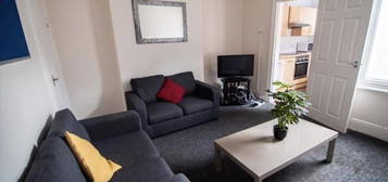 4 bed shared accommodation to rent