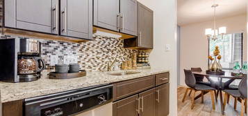 Madison Southpark Apartment Homes, Charlotte, NC 28226