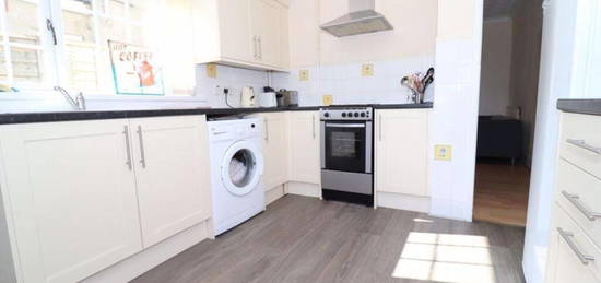 5 bedroom terraced house