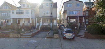 16 E 32nd St, Bayonne, NJ 07002