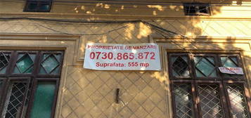 Vanzare casa si teren zona centrala