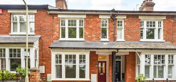 6 bedroom terraced house