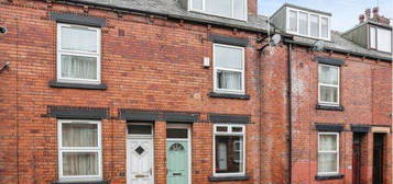 2 bed terraced house to rent