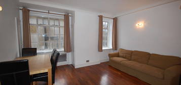 Flat to rent in Seymour Street, London W1H