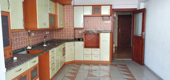 ARAKAT 165 m2 BÜYÜK 3+1 DAİRE, EBEVEYN BANYOLU, DOĞALGAZ KOMBİLİ