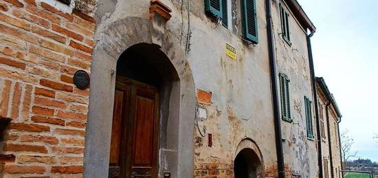 Casa indipendente in vendita in via Francesco Petrarca