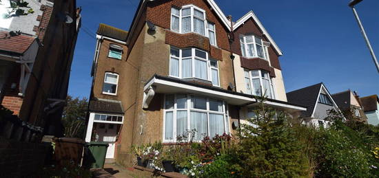 Flat to rent in Jameson Road, Bexhill-On-Sea TN40