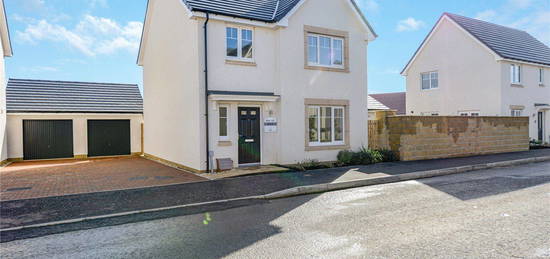 4 bed detached house for sale