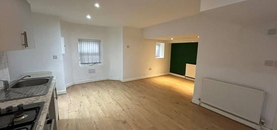 Flat to rent in Flat 1B, Alexandra Road, Waterloo, Liverpool L22