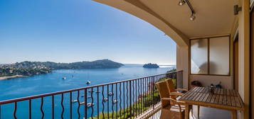 APPARTEMENT A VENDRE A VILLEFRANCHE SUR MER - TERRASSE ET VUE PANORAMIQUE SUR LA MER - 3 PIECES - PISCINE