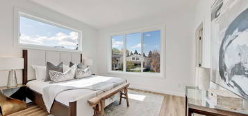 4404 20th St SW, Calgary, AB T2T 5A4