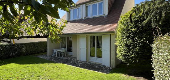 Maison traditionnelle 2 étages  à vendre, 6 pièces, 4 chambres, 145 m²