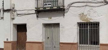 Casa adosada en calle Andres Sanchez de Alva en Lebrija