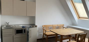 Möblierte Dachgeschosswohnung! Perfekt für Singles oder Pärchen!