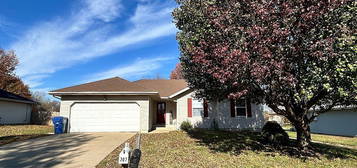 304 Jennifer Ln, Rogersville, MO 65742