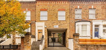 Flat for sale in Octavia Mews, Maida Vale W9