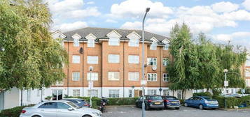 Flat for sale in Lavender Place, Ilford IG1