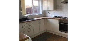 5 bed terraced house to rent