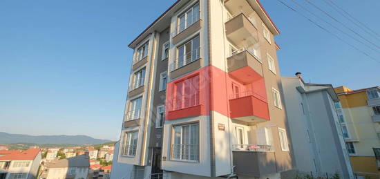 HUZUR EVİ ALTINDA ARA KAT KİRALIK SIFIR 1+1 DAİRE