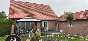 Modern, hell, neu renoviert---   Einfamilienhaus mit 4 Zimmern, Garage und Garten