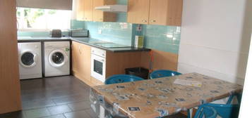 4 bed shared accommodation to rent