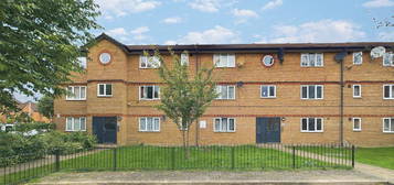 Flat to rent in Harrier Way, London E6