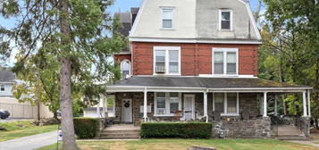 107 Walnut Ave Unit 1, Ardmore, PA 19003