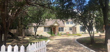 19023 Sherwood Trl, Helotes, TX 78023