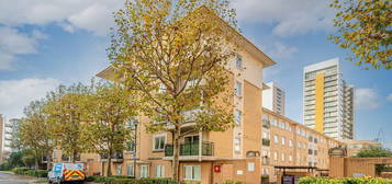 Flat for sale in Newport Avenue, London E14