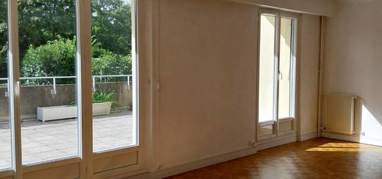 Appartement Versailles   2 piece(s)   avec grande terrasse