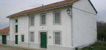 Casa en calle Las Escuelas en Castrejón de la Peña