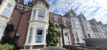 Flat to rent in Salisbury Road, Southsea PO4