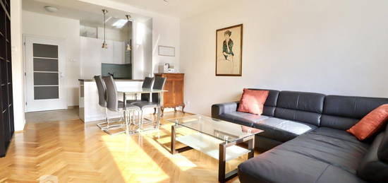 Byt 2+kk, 55 m², Rooseveltova, Praha