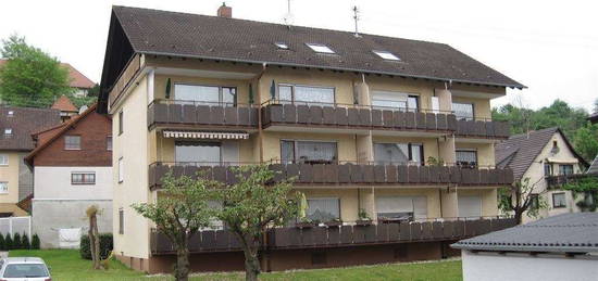 großzügige 3-Zimmer Wohnung mit Balkon im 1. OG in Opfingen zu vermieten