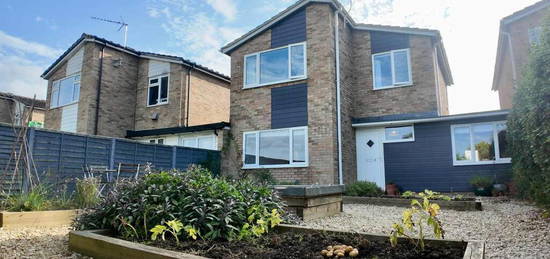 4 bedroom link detached house for sale